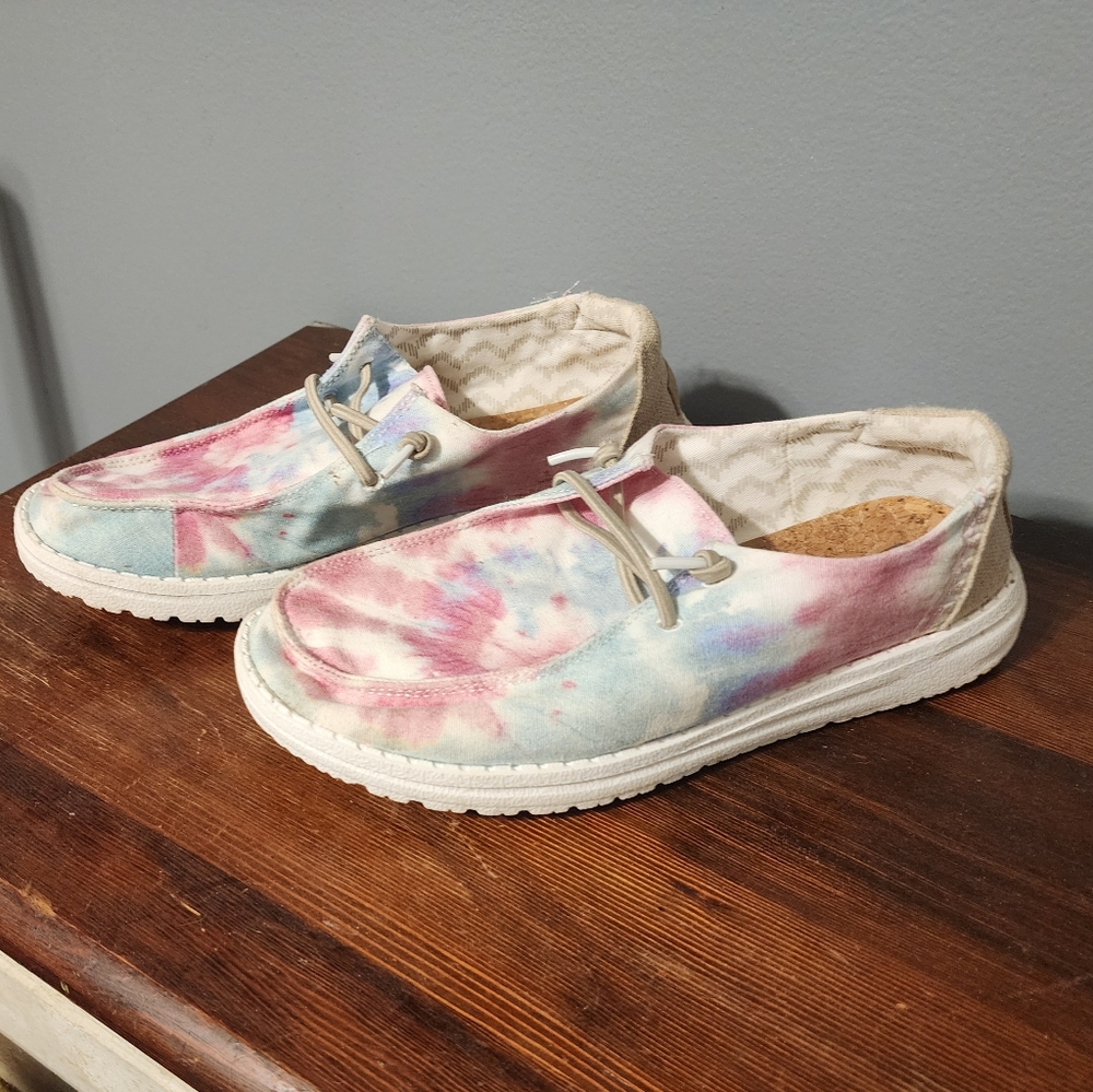 Hey Dudes Youth size 6
